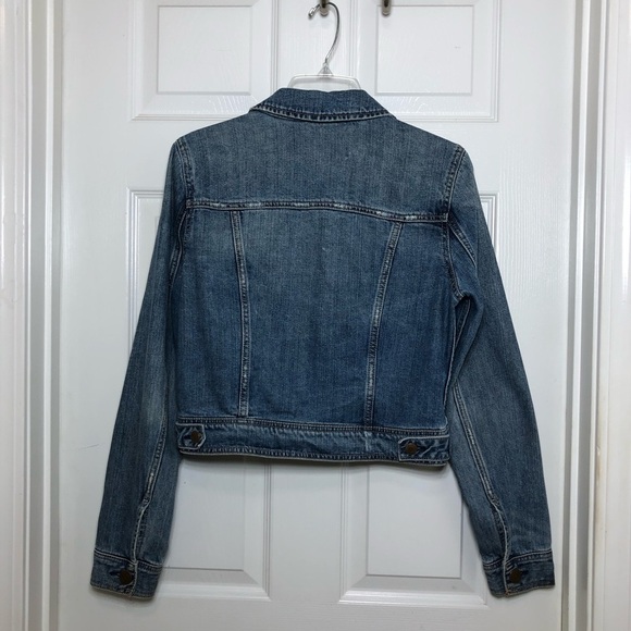 AEO Cotton Medium Blue Wash Distressed Pockets Button Down Cropped Jean Jacket M - Picture 9 of 15